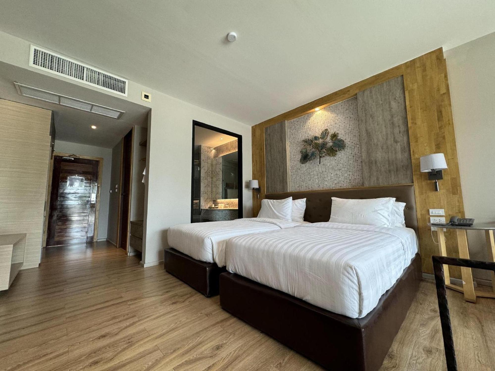 La Isla Pranburi Beach Resort Szamroijot Kültér fotó