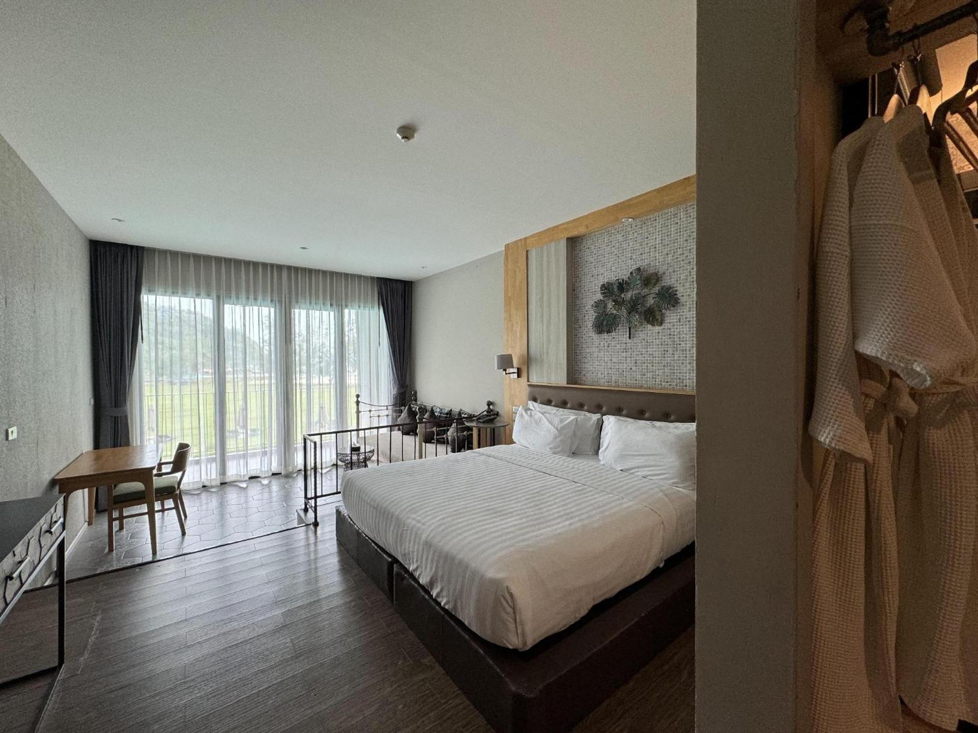 La Isla Pranburi Beach Resort Szamroijot Kültér fotó