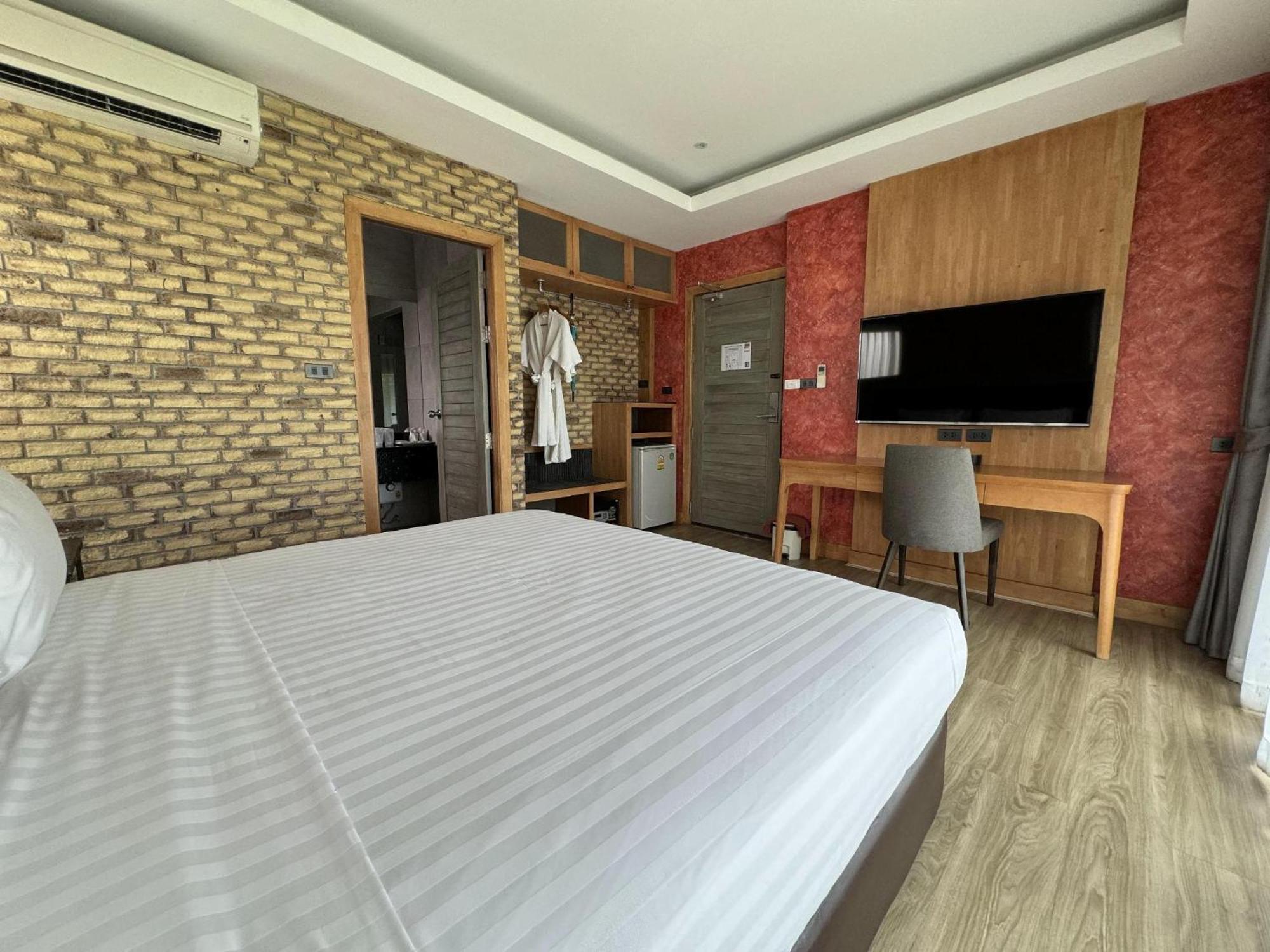 La Isla Pranburi Beach Resort Szamroijot Kültér fotó