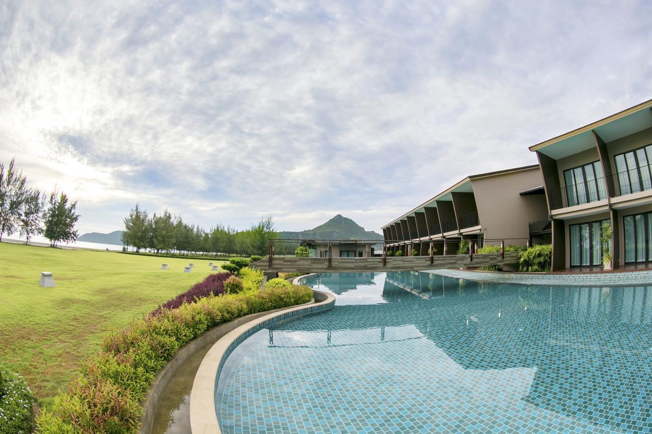 La Isla Pranburi Beach Resort Szamroijot Kültér fotó