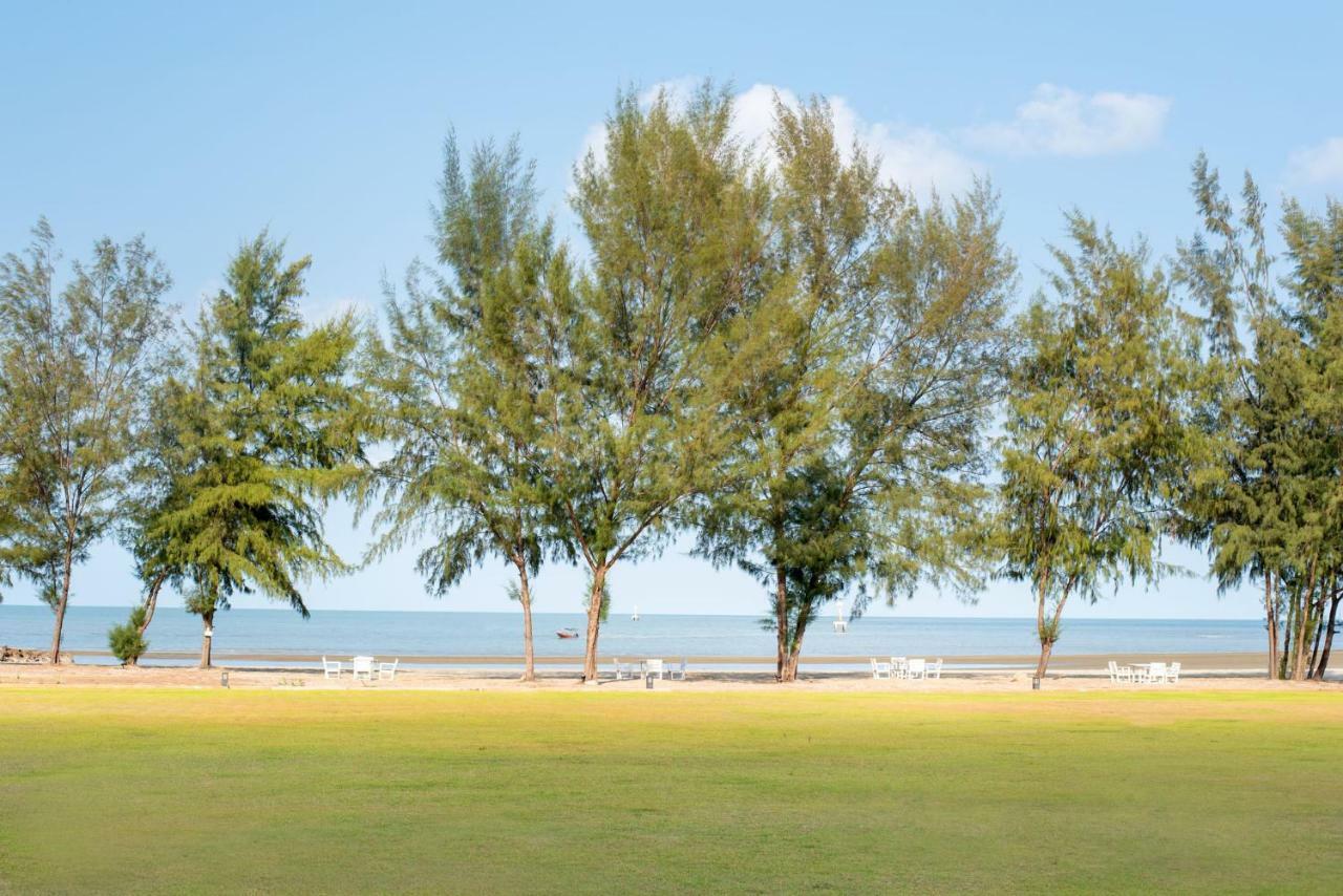 La Isla Pranburi Beach Resort Szamroijot Kültér fotó